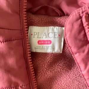 Girls size 5/6 childrens place puffer vest